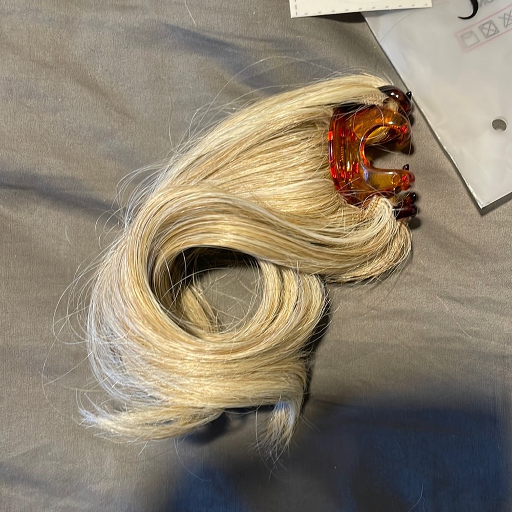 COPY - JuvaBun Clip-In Ponytail in Light Blonde
